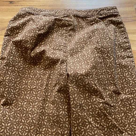 Coldwater Creek Capri Pants brown, size 6 - Picture 8 of 9